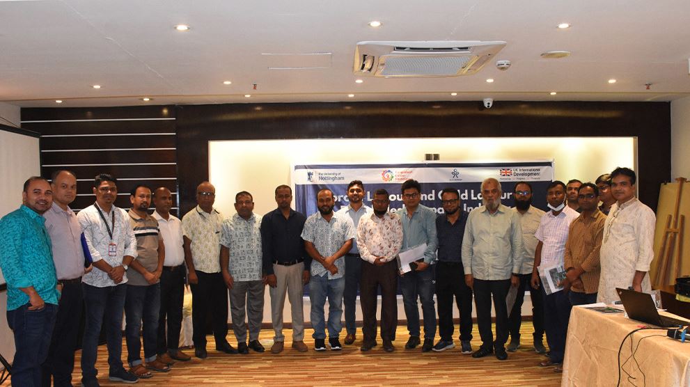 দেশের ৭৮ শতাংশ পোশাক শ্রমিক পর্যাপ্ত খাদ্য জোগাতে পারেন না : গবেষণা