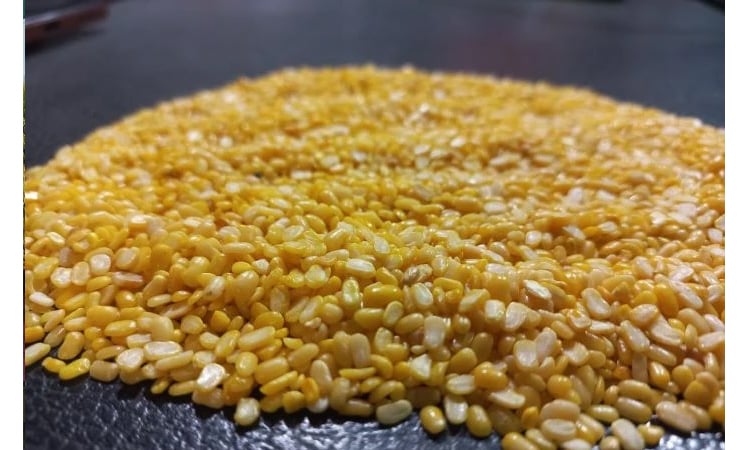 মথ ডালকে মুগ ডাল হিসেবে বিক্রি: স্বাস্থ্যগত ঝুঁকি