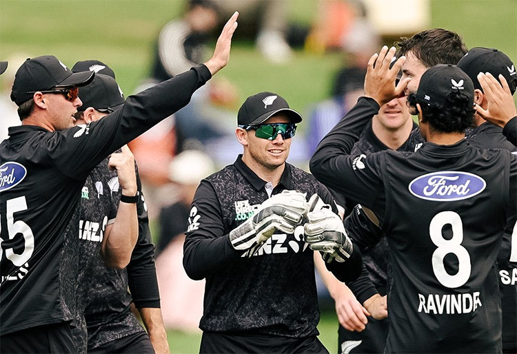 ১২ বছর পর ইংল্যান্ডের বিপক্ষে ওয়ানডে সিরিজ জিতল নিউজিল্যান্ড