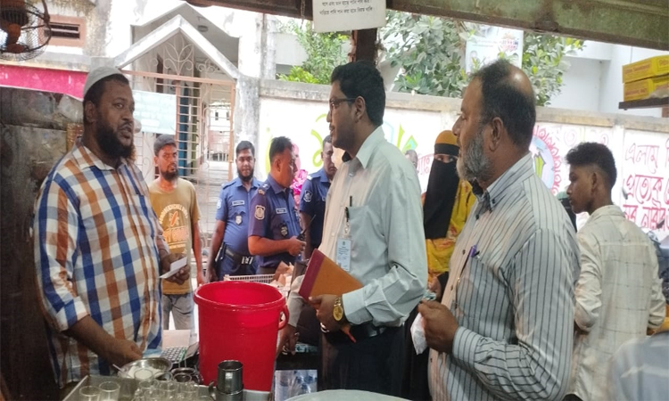 মুন্সীগঞ্জে অস্বাস্থ্যকর পরিবেশে খাবার প্রস্তুত, জরিমানা