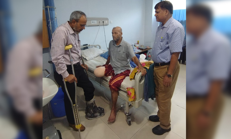 বিএনপি নেতা নাজিম উদ্দীনের শারীরিক অবস্থার খোঁজ নিলেন বিএনপির স্বাস্থ্য বিষয়ক সম্পাদক