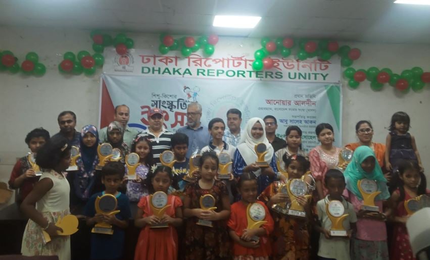 শিশুদের হাতে মোবাইল না দিতে বাসস চেয়ারম্যানের আহ্বান