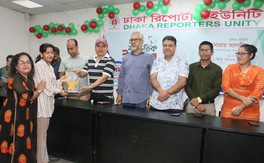 শিশুদের হাতে মোবাইল না দিতে বাসস চেয়ারম্যানের আহ্বান