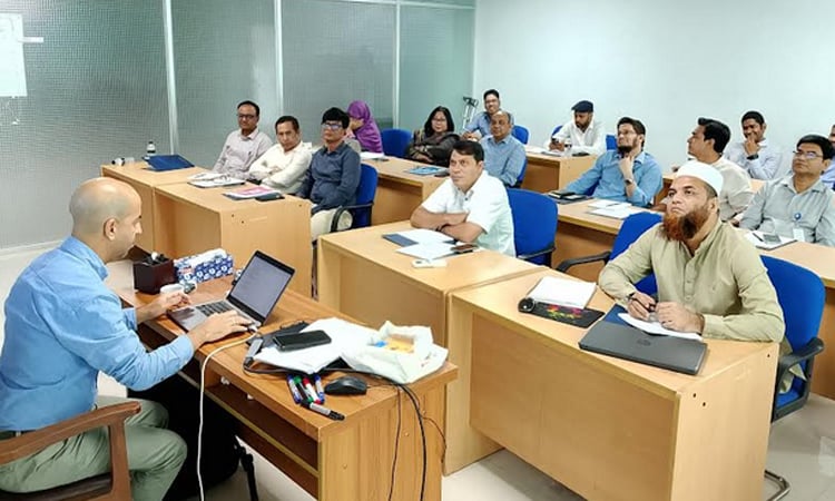 নির্বাচনে গণমাধ্যমের সঙ্গে কার্যকর যোগাযোগ বিষয়ে ইসি কর্মকর্তাদের প্রশিক্ষণ