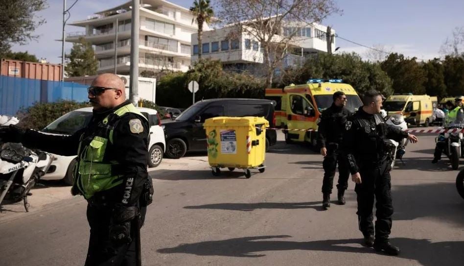 গ্রিসে বন্দুকধারীর গুলিতে নিহত ২