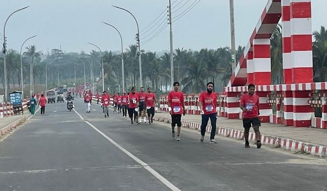 ১৫০০ রানার নিয়ে কক্সবাজার ম্যারাথন প্রতিযোগিতা সম্পন্ন
