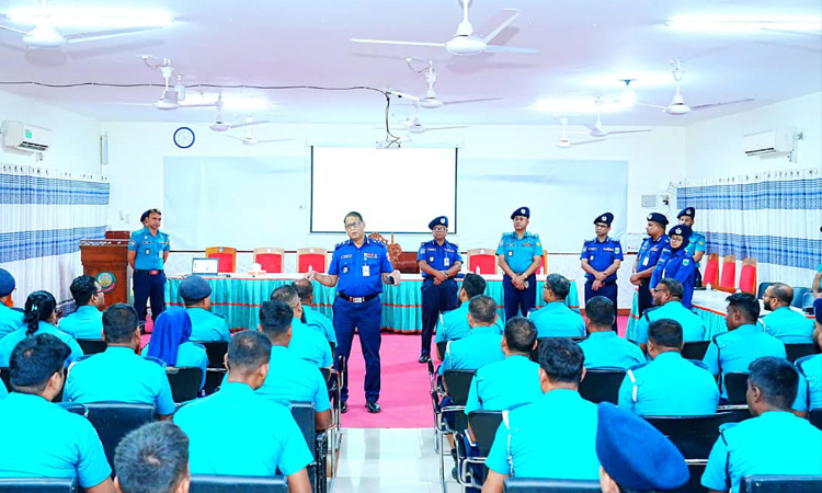 রাজশাহীতে পুলিশের দক্ষতা বৃদ্ধিমূলক প্রশিক্ষণ পরিদর্শন করলেন আইজিপি