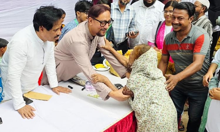 চট্টগ্রামকে টেকসই পরিচ্ছন্ন নগরী হিসেবে গড়তে সবাইকে এগিয়ে আসতে হবে: চসিক মেয়র 