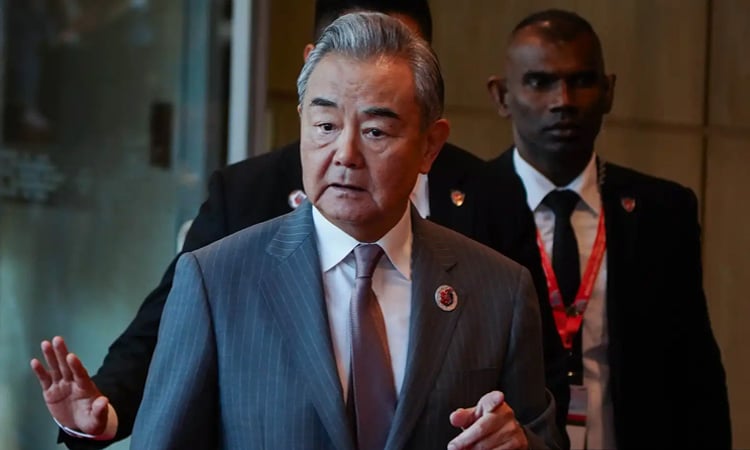 জার্মানির ‘মাইক্রোফোন কূটনীতি’র সমালোচনা চীনা পররাষ্ট্রমন্ত্রীর