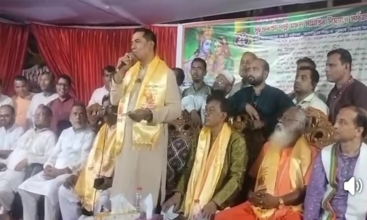 পটিয়ায় রাস মহোৎসবে বিএনপি মনোনীত প্রার্থী এনাম