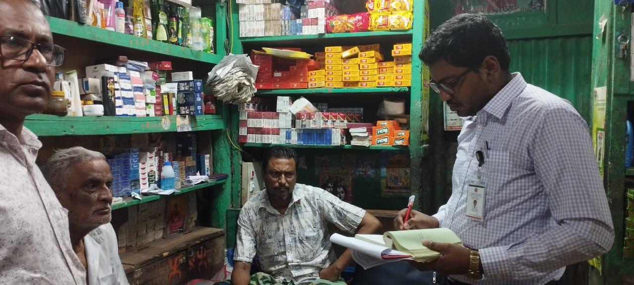 টাঙ্গাইলে মথবিজ বিক্রির অভিযোগে দুই ব্যবসায়ীকে জরিমানা। ছবি : বাসস