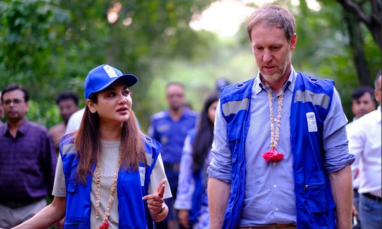 খুলনায় জলবায়ু পরিবর্তনের প্রভাব পরিদর্শন করলেন ইউএনডিপির শুভেচ্ছা দূত