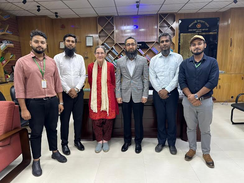 মানিকগঞ্জ পরিদর্শনে সিআরপি’র প্রতিষ্ঠাতা ভ্যালেরি অ্যান টেইলর 