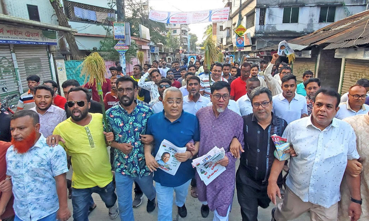 বগুড়ায় তারেক রহমানের পক্ষে ভোট চেয়ে গণসংযোগ