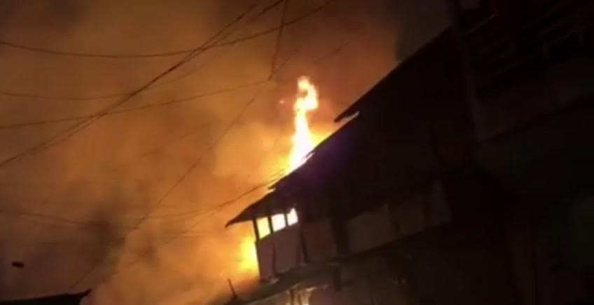 লক্ষ্মীপুরে অগ্নিকাণ্ডে ২০টি দোকান পুড়ে ছাই