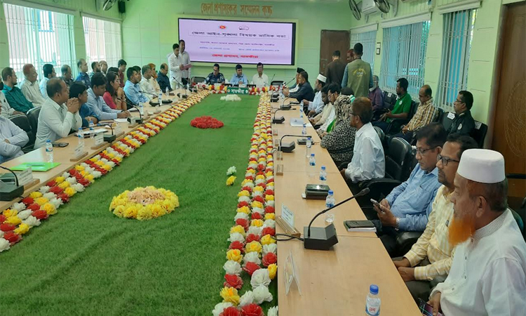 সাতক্ষীরায় আইন-শৃঙ্খলা বিষয়ক মাসিক সভা 