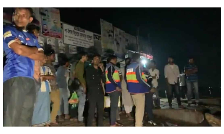 খুলনার রূপসা নদীতে পন্টুনে ট্রলারের ধাক্কা, নিখোঁজ ১