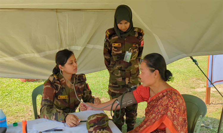 রাঙ্গামাটিতে সেনাবাহিনীর ফ্রি মেডিকেল ক্যাম্পেইন