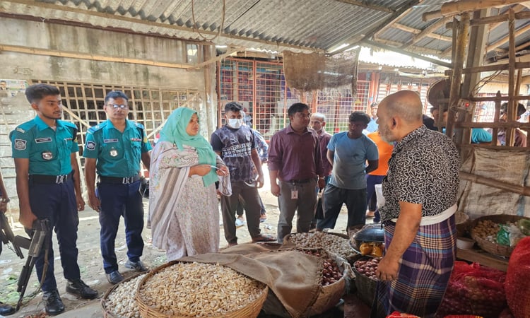 খুলনায় ১০টি প্রতিষ্ঠানকে ভোক্তা অধিকারের জরিমানা