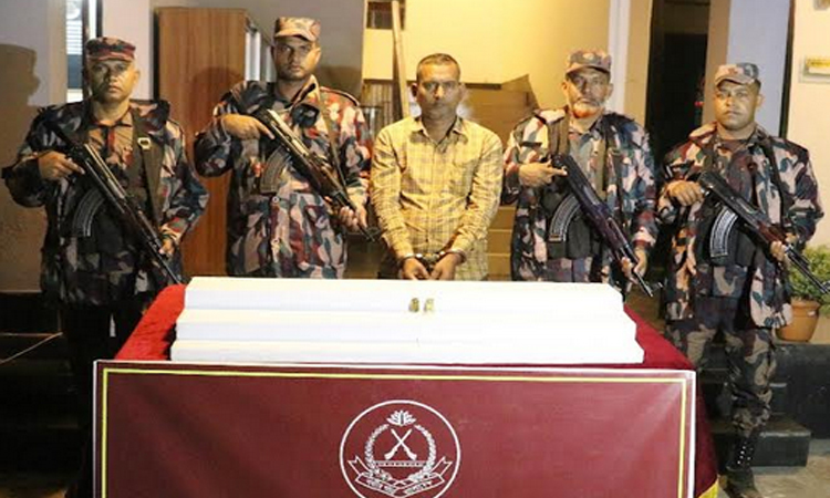 যশোরে ২টি সোনার বারসহ এক ব্যক্তি আটক