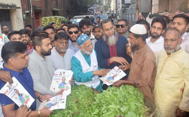 বগুড়ায় তারেক রহমানের পক্ষে ভোট চাইলেন হেলালুজ্জামান তালুকদার লালু