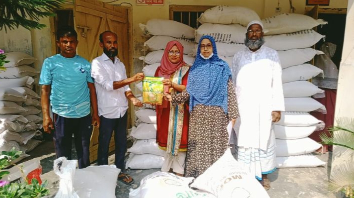 নারায়ণগঞ্জে কৃষকদের মধ্যে বীজ ও সার বিতরণ