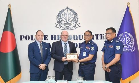 আইজিপির সঙ্গে রেড ক্রস প্রতিনিধিদলের সাক্ষাৎ