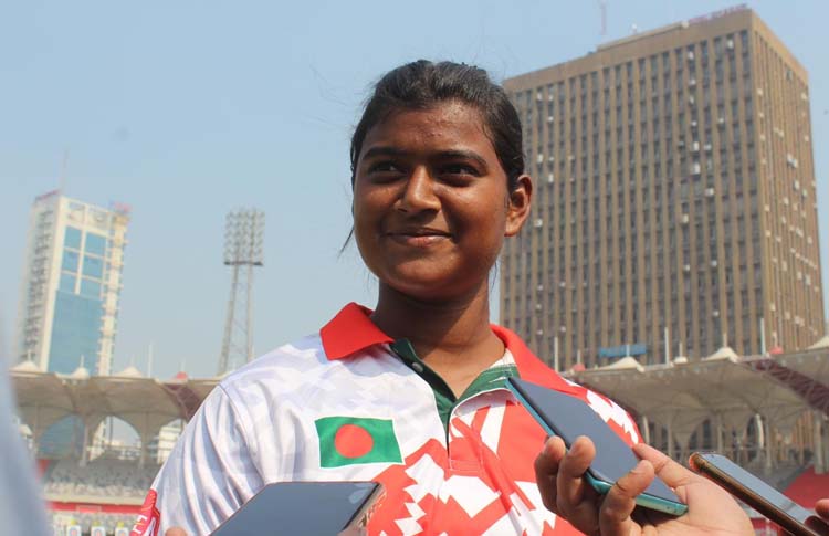 ঠাকুরগাঁওয়ের টং দোকানির মেয়ের নিশানায় বাংলাদেশের সোনার স্বপ্ন