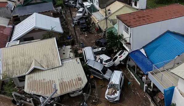 ফিলিপাইনে ঘূর্ণিঝড়ে নিহতের সংখ্যা বেড়ে ২৫