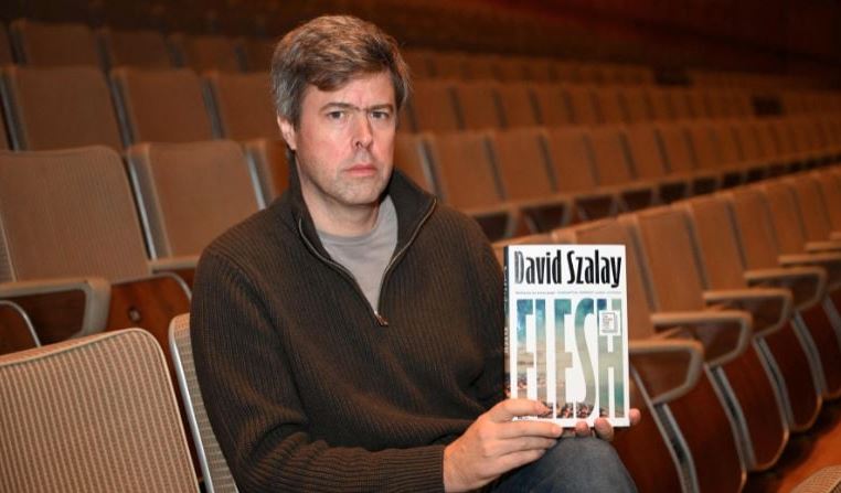 ‘ফ্লেশ’ উপন্যাসের জন্য বুকার পুরস্কার জিতলেন ডেভিড সা-লাই 