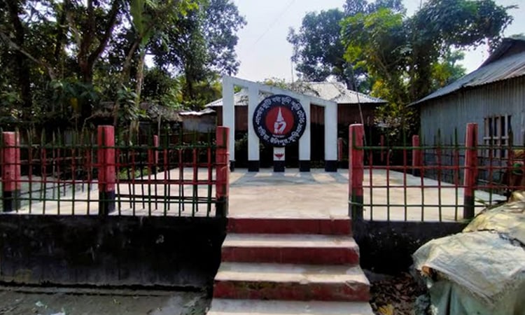 উলিপুরের হাতিয়া গণহত্যা দিবস: দাগারকুটিতে ৬৯৭ মানুষের প্রাণহানি