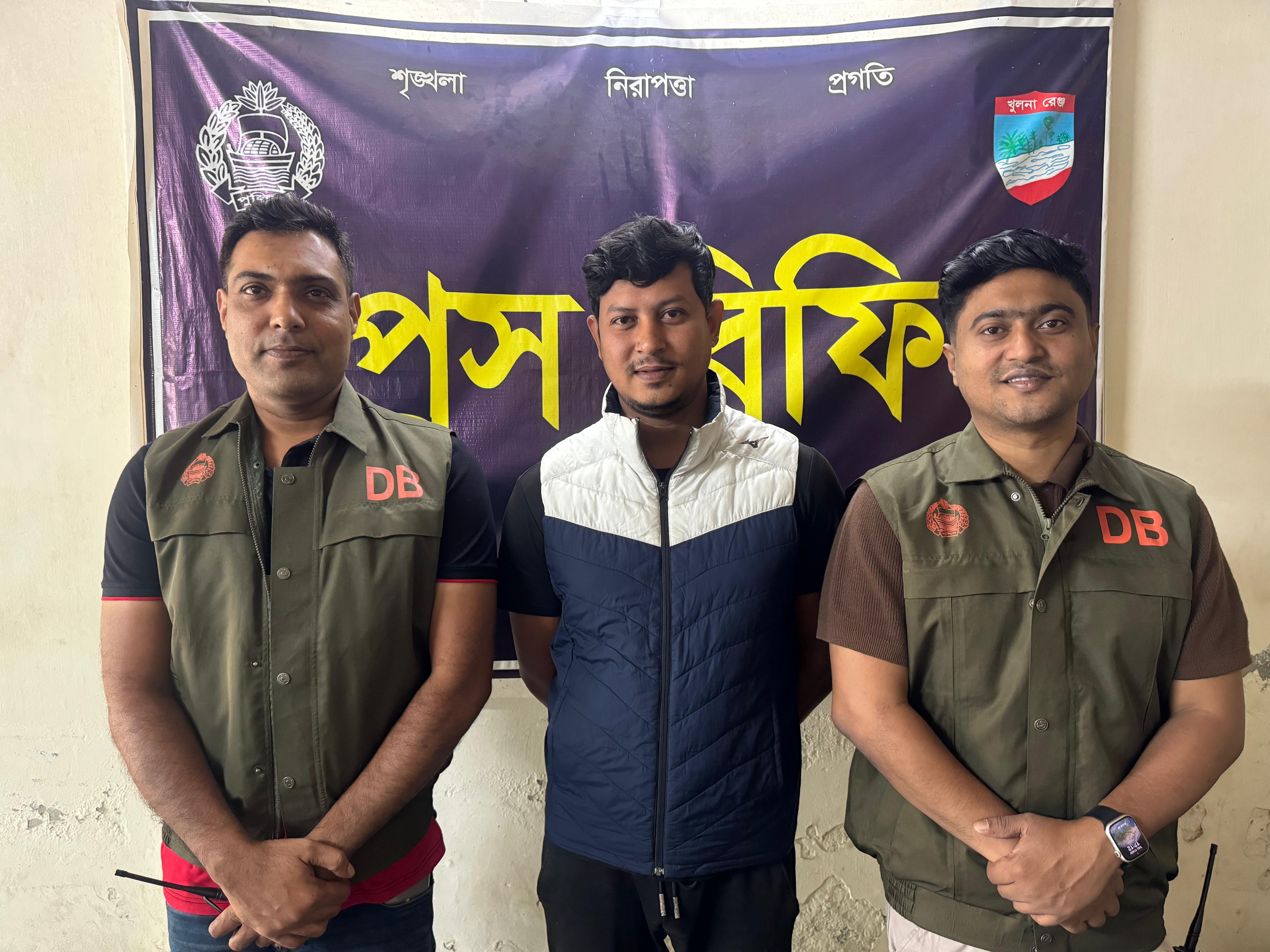 নিষিদ্ধ ছাত্রলীগের কেন্দ্রীয় নেতা তিতাস যশোরে আটক