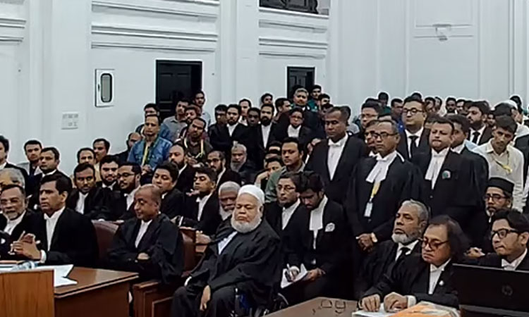 হাসিনার মানবতাবিরোধী অপরাধের মামলায় ৪৫৩ পৃষ্ঠার রায়ের সারসংক্ষেপ ঘোষণা হচ্ছে