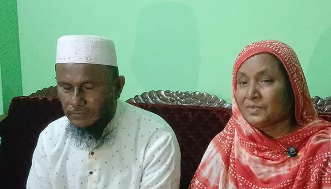 শেখ হাসিনার মৃত্যুদণ্ড কার্যকরের দাবি শহীদ রাকিবুলের বাবা-মায়ের