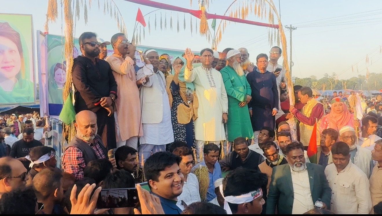 নওগাঁয় বিএনপি’র পথসভা