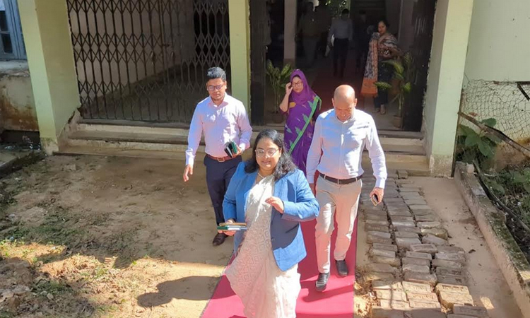 রাঙ্গামাটির ডিসি নাজমা আশরাফীর দায়িত্বভার গ্রহণ