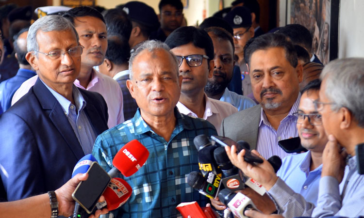 বিজয় দিবস ঘিরে কোনো শঙ্কা নেই : স্বরাষ্ট্র উপদেষ্টা