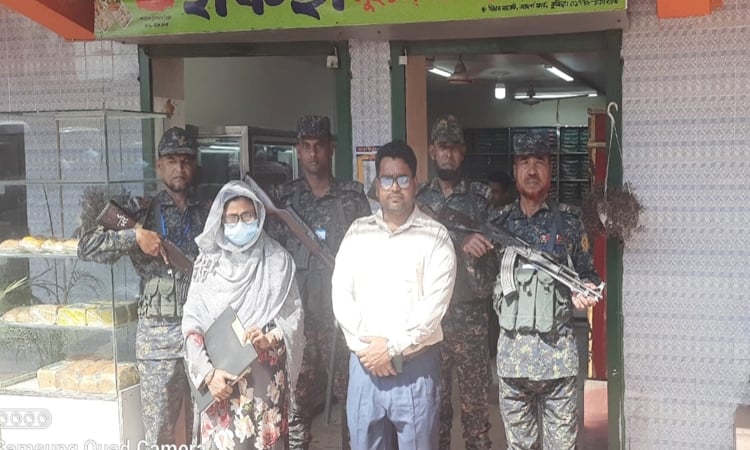 কুমিল্লায় অস্বাস্থ্যকর পরিবেশে খাবার প্রস্তুত, জরিমানা