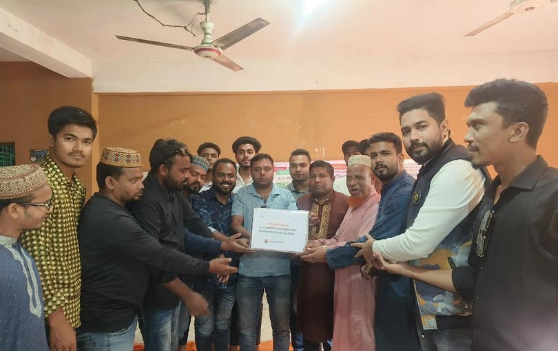 তারেক রহমানের জন্মদিনে নওগাঁয় শিক্ষার্থীদের মাঝে শিক্ষা সামগ্রী বিতরণ