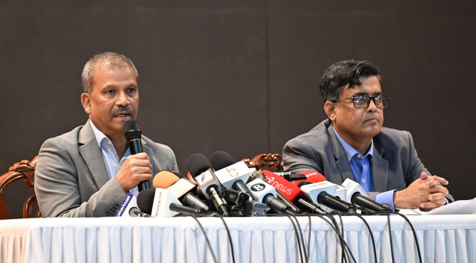 হাসিনা, কামালকে ফেরাতে আইসিসিতে যাওয়ার কথা ভাবছে সরকার : আসিফ নজরুল