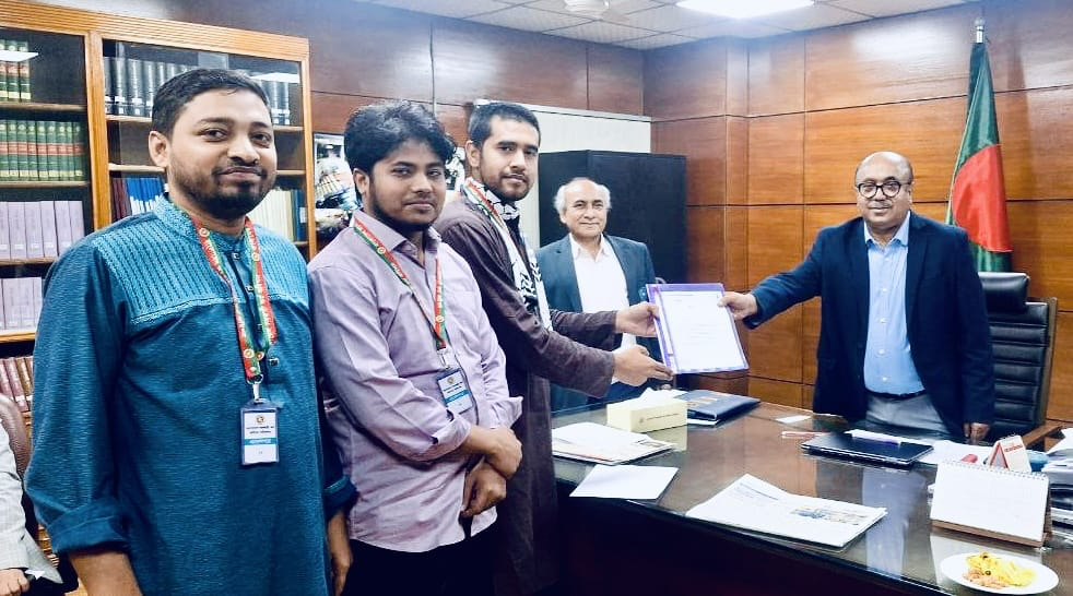৪৭তম বিসিএস লিখিত পরীক্ষার সময়সূচি পরিবর্তনের দাবিতে ছাত্রশিবিরের স্মারকলিপি প্রদান