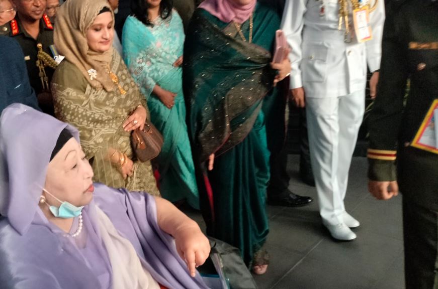 সেনাকুঞ্জের অনুষ্ঠানে যোগ দিতে রওনা হয়েছেন বেগম খালেদা জিয়া