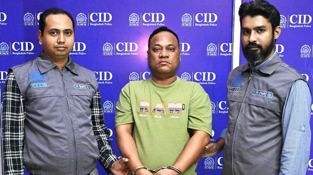 জাল ভিসা ও বিমান টিকিট প্রতারণা চক্রের প্রধান গ্রেফতার