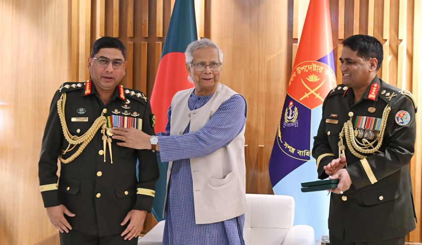 সেনাকুঞ্জে প্রধান উপদেষ্টার সঙ্গে সেনাপ্রধানের সাক্ষাৎ