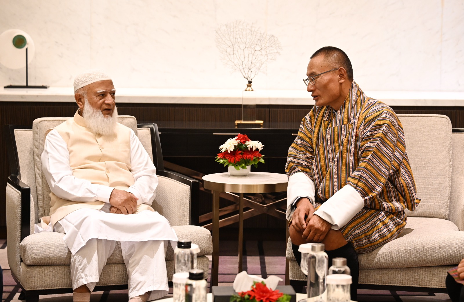 ভুটানের প্রধানমন্ত্রীর সাথে জামায়াতের আমিরের বৈঠক 