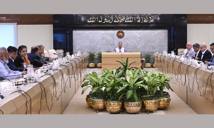 ভূমিকম্পের ঘটনায় আতঙ্কিত নয়, সচেতন হবার পরামর্শ বিশেষজ্ঞদের- প্রয়োজনীয় সব পদক্ষেপ গ্রহণের নির্দেশ প্রধান উপদেষ্টার