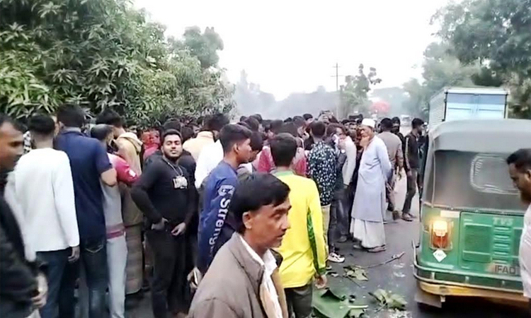 পাবনায় ট্রাকের ধাক্কায় মোটরসাইকেল আরোহী বাবা-মেয়ে নিহত