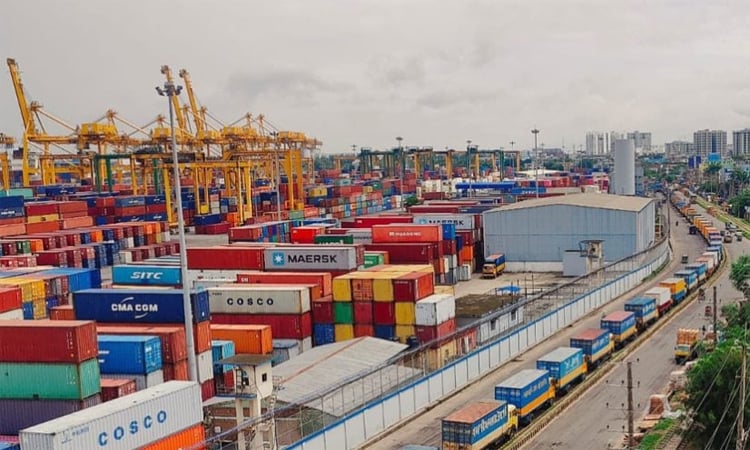 ওয়েটিং টাইম শূন্যে, অপারেশনাল দক্ষতায় উল্লেখযোগ্য উন্নতি করেছে চট্টগ্রাম বন্দর