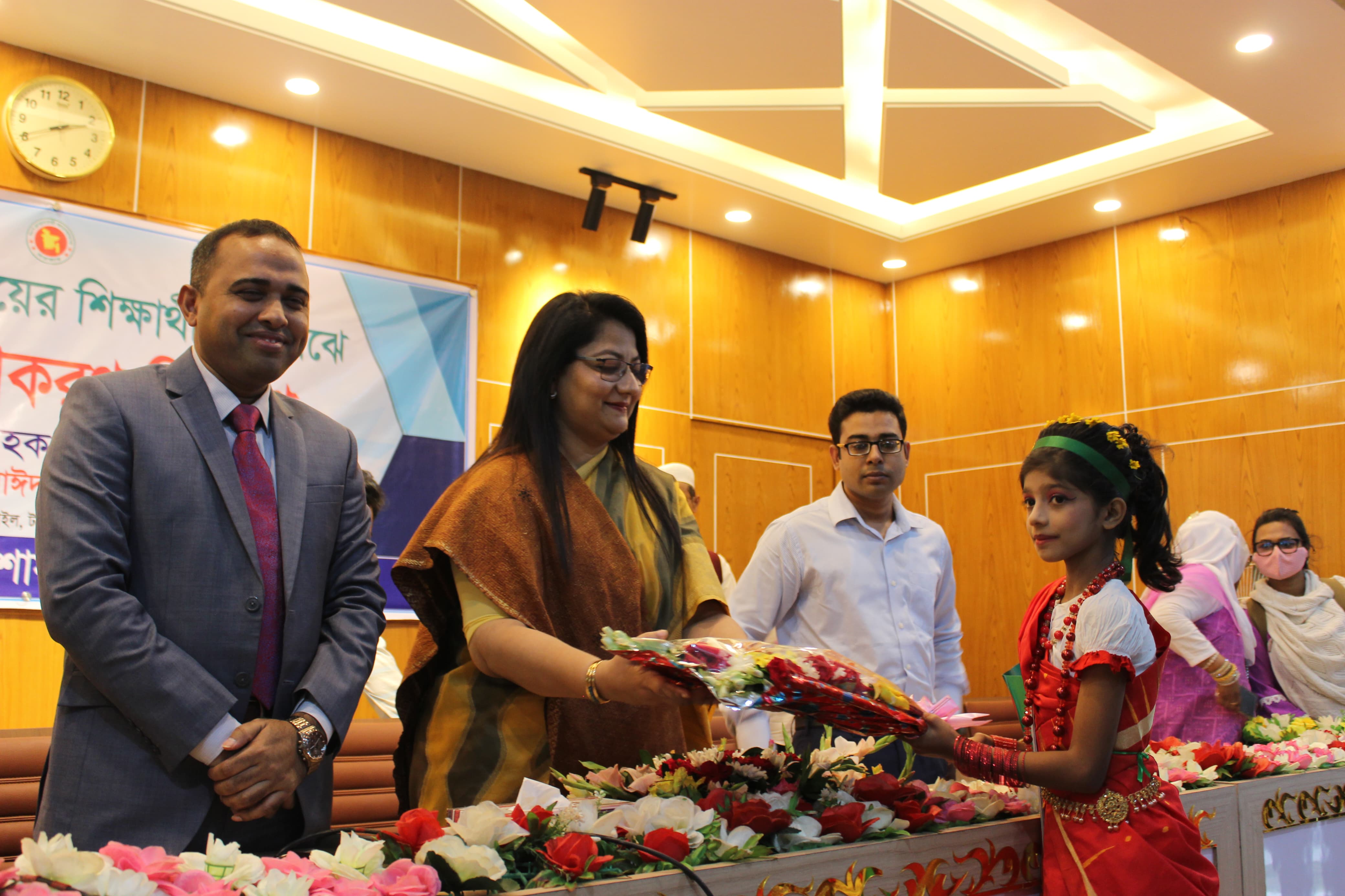 টাঙ্গাইলে প্রাথমিকের শিক্ষার্থীদের সংবর্ধনা 