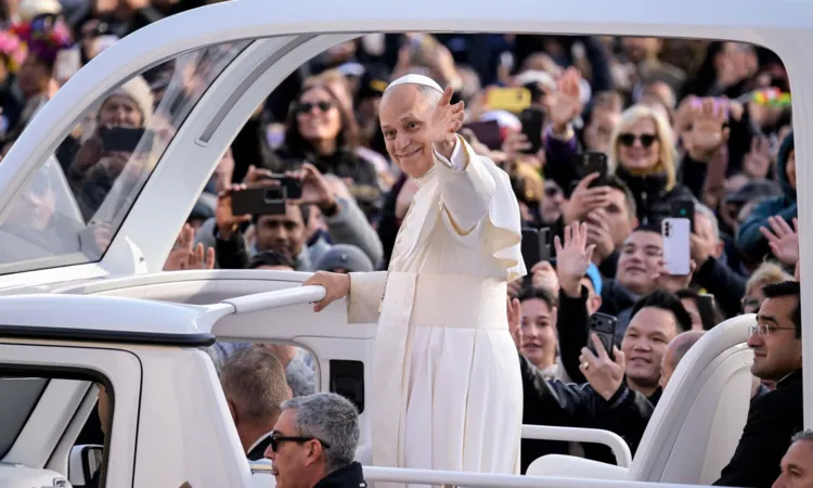 প্রথম বিদেশ সফরে তুরস্কে এরদোগানের সঙ্গে দেখা করবেন পোপ লিও